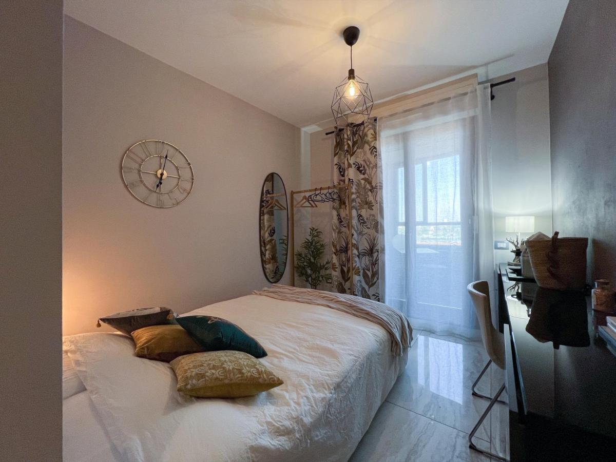 Holy-Day Rooms Milano ภายนอก รูปภาพ