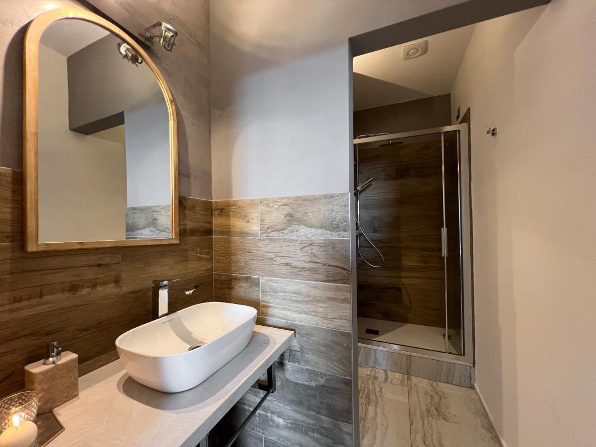 Holy-Day Rooms Milano ภายนอก รูปภาพ