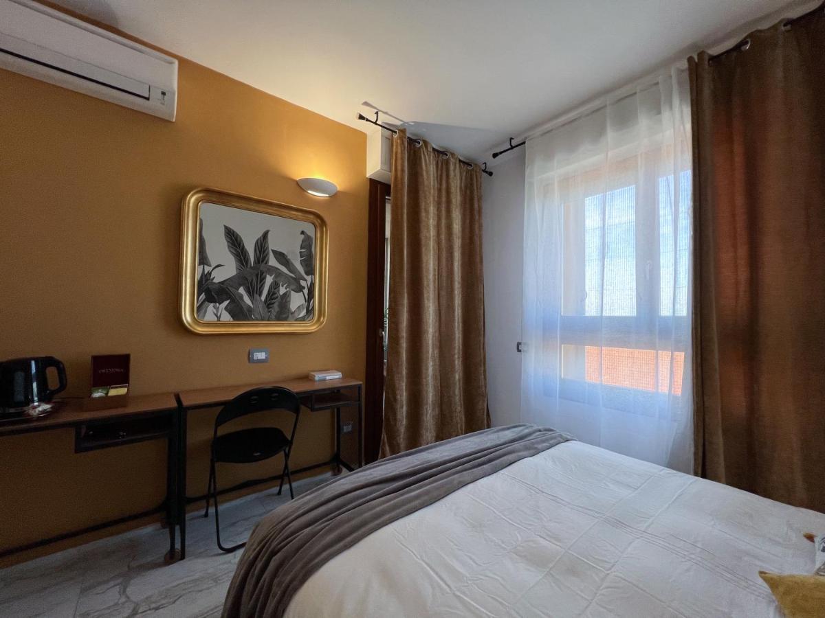 Holy-Day Rooms Milano ภายนอก รูปภาพ