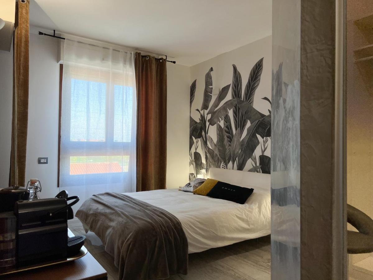 Holy-Day Rooms Milano ภายนอก รูปภาพ