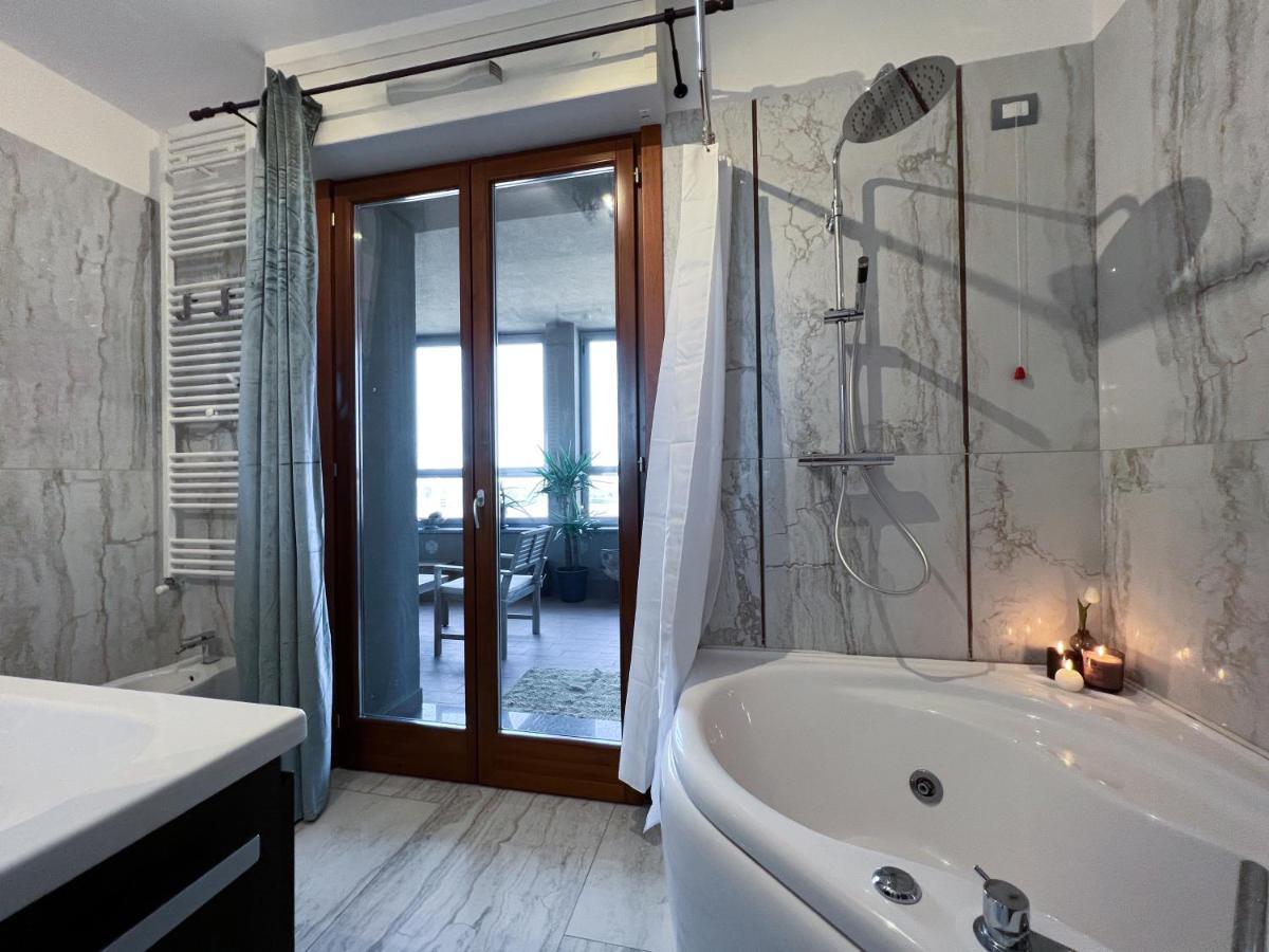 Holy-Day Rooms Milano ภายนอก รูปภาพ