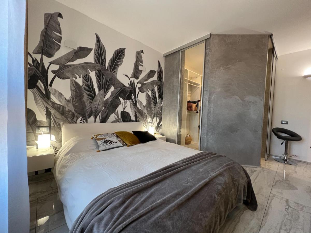 Holy-Day Rooms Milano ภายนอก รูปภาพ