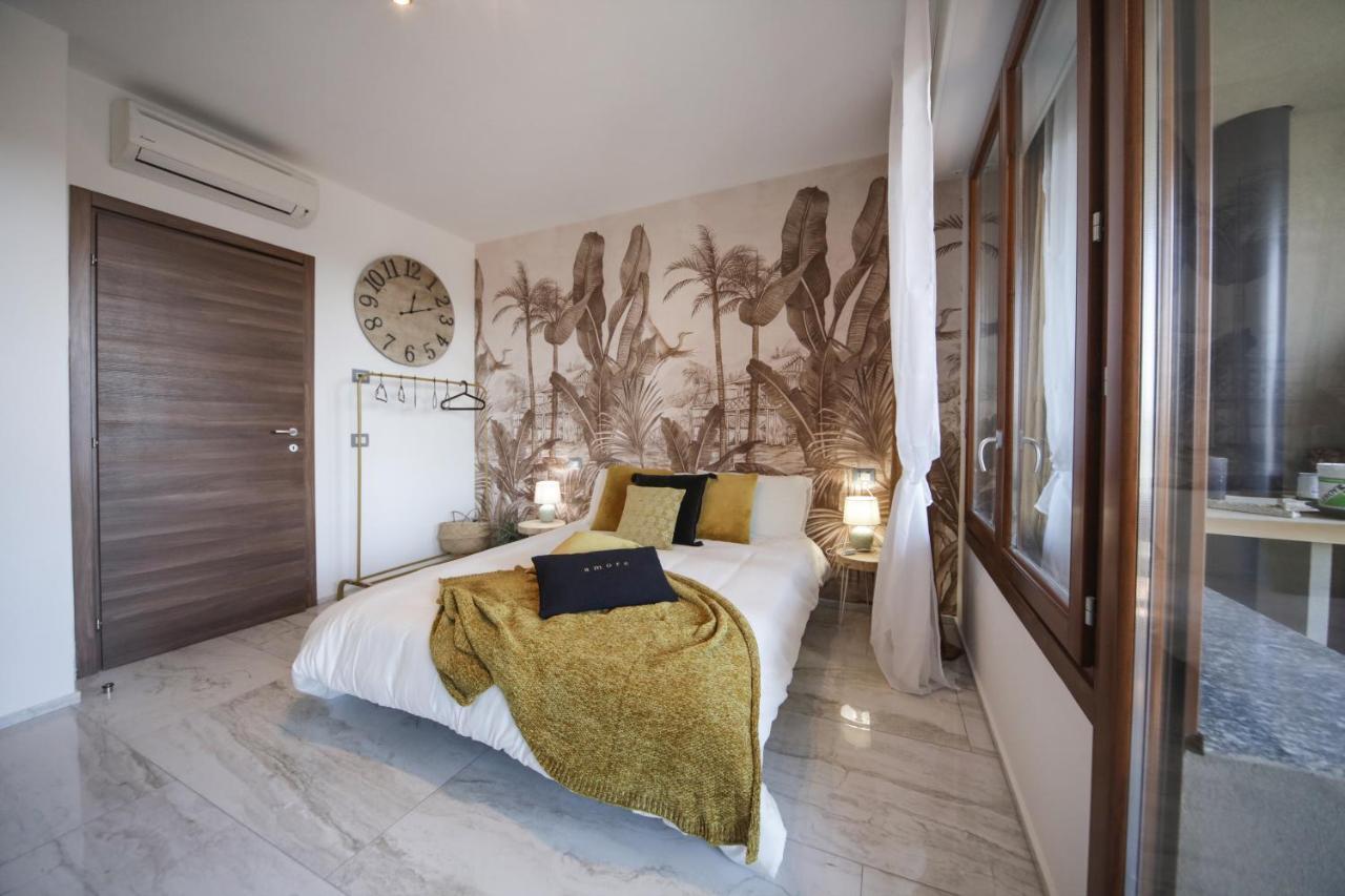 Holy-Day Rooms Milano ภายนอก รูปภาพ