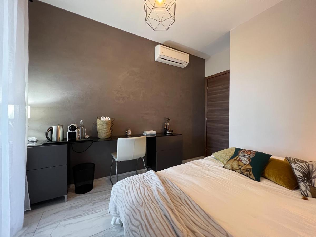 Holy-Day Rooms Milano ภายนอก รูปภาพ